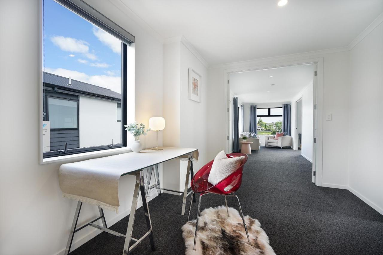Fabulous River View - Brand New House In Hamilton Bagian luar foto