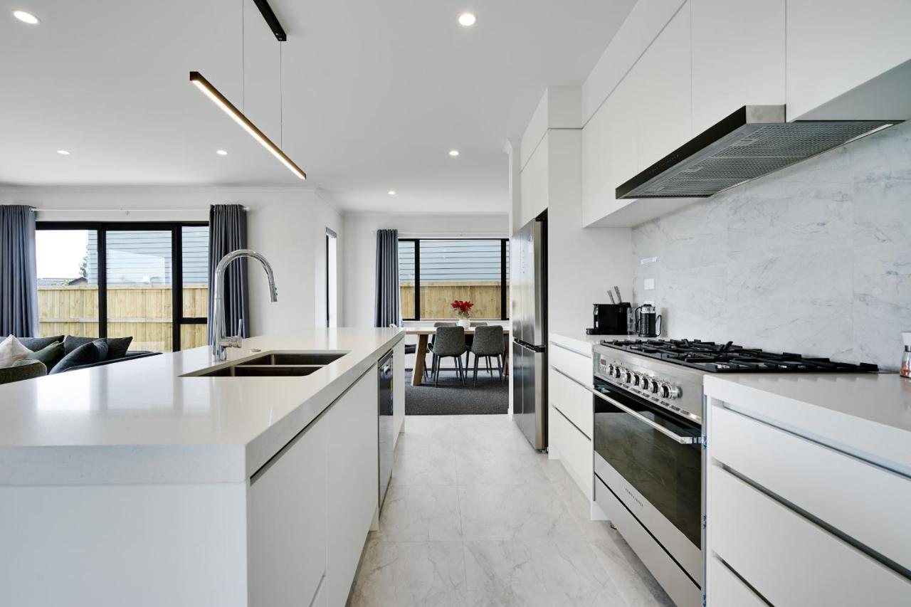Fabulous River View - Brand New House In Hamilton Bagian luar foto