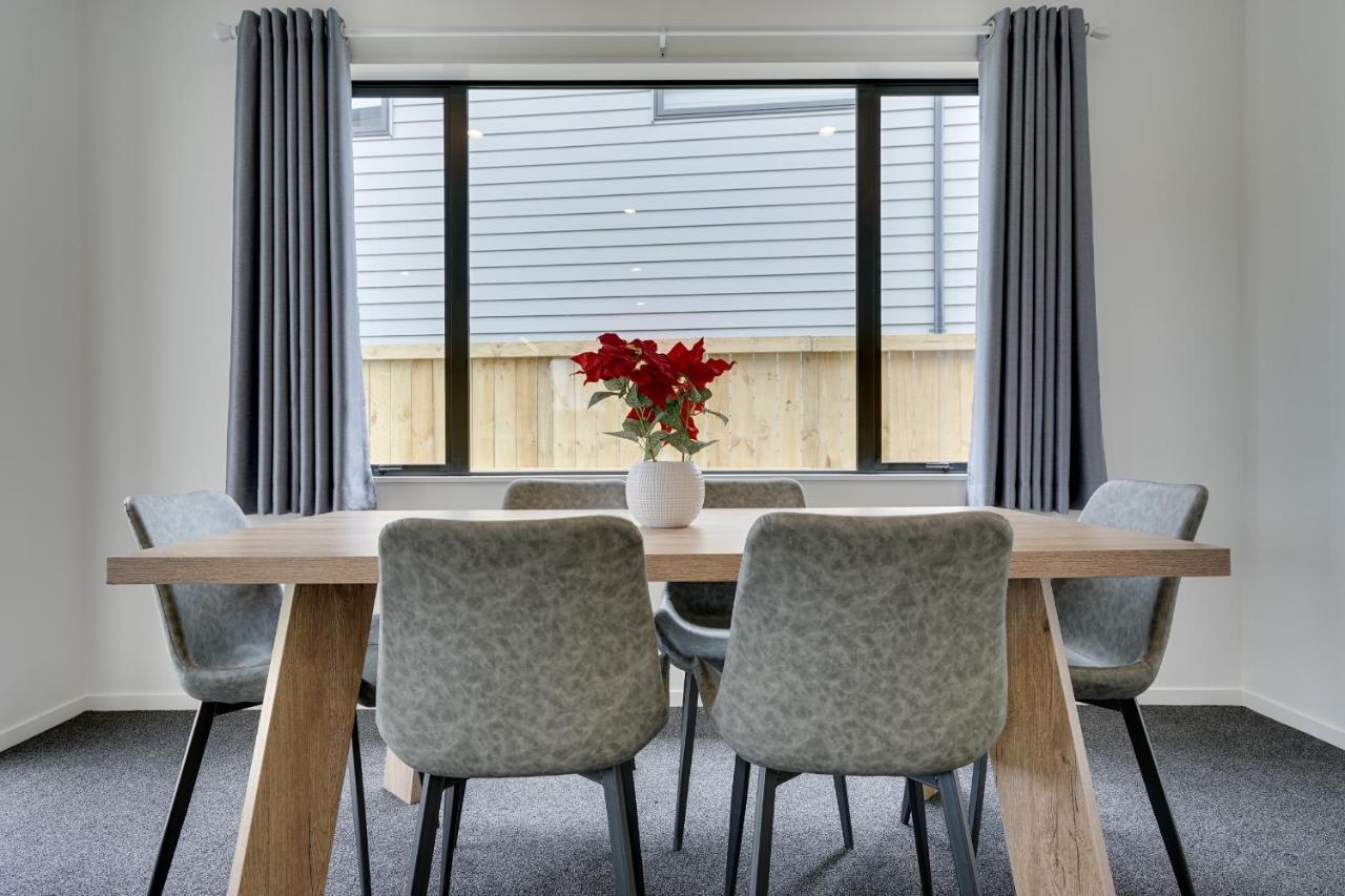 Fabulous River View - Brand New House In Hamilton Bagian luar foto