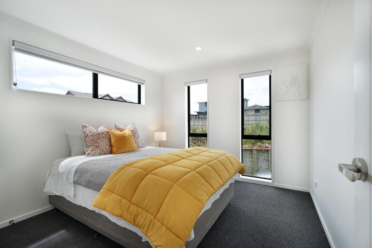 Fabulous River View - Brand New House In Hamilton Bagian luar foto