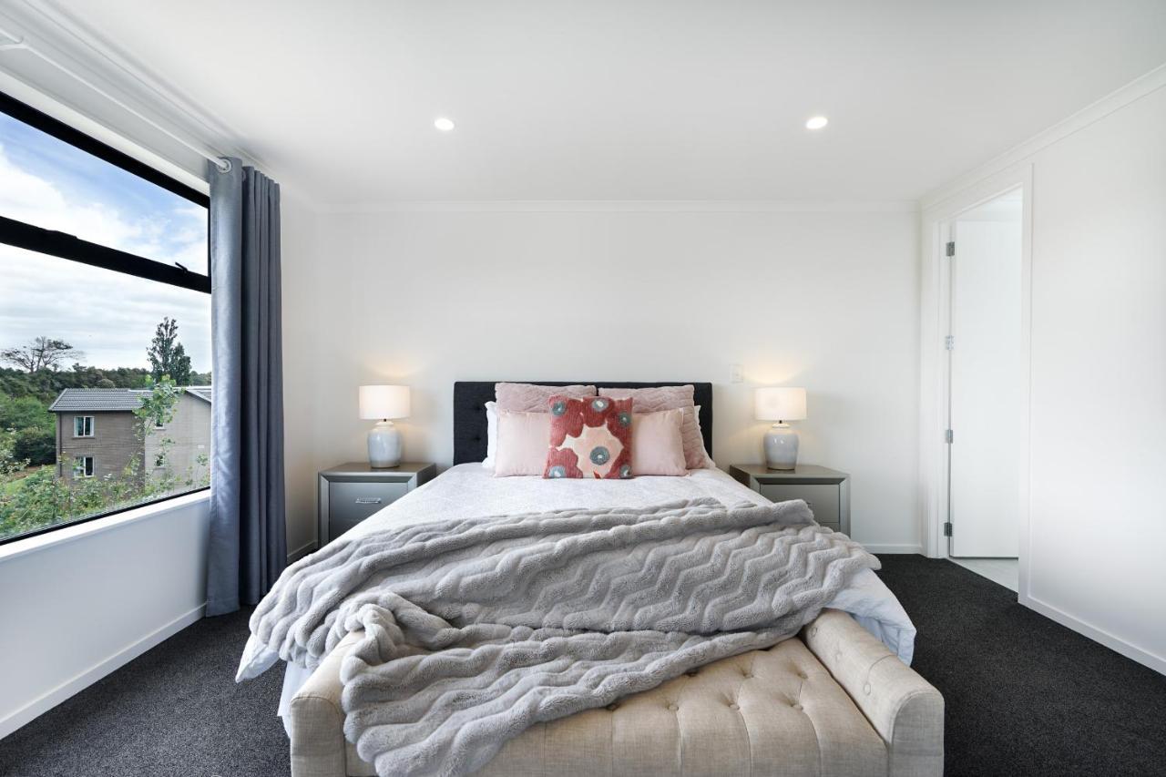 Fabulous River View - Brand New House In Hamilton Bagian luar foto