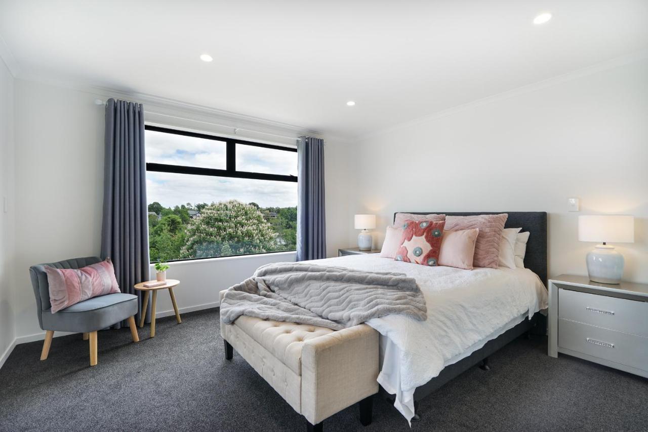 Fabulous River View - Brand New House In Hamilton Bagian luar foto