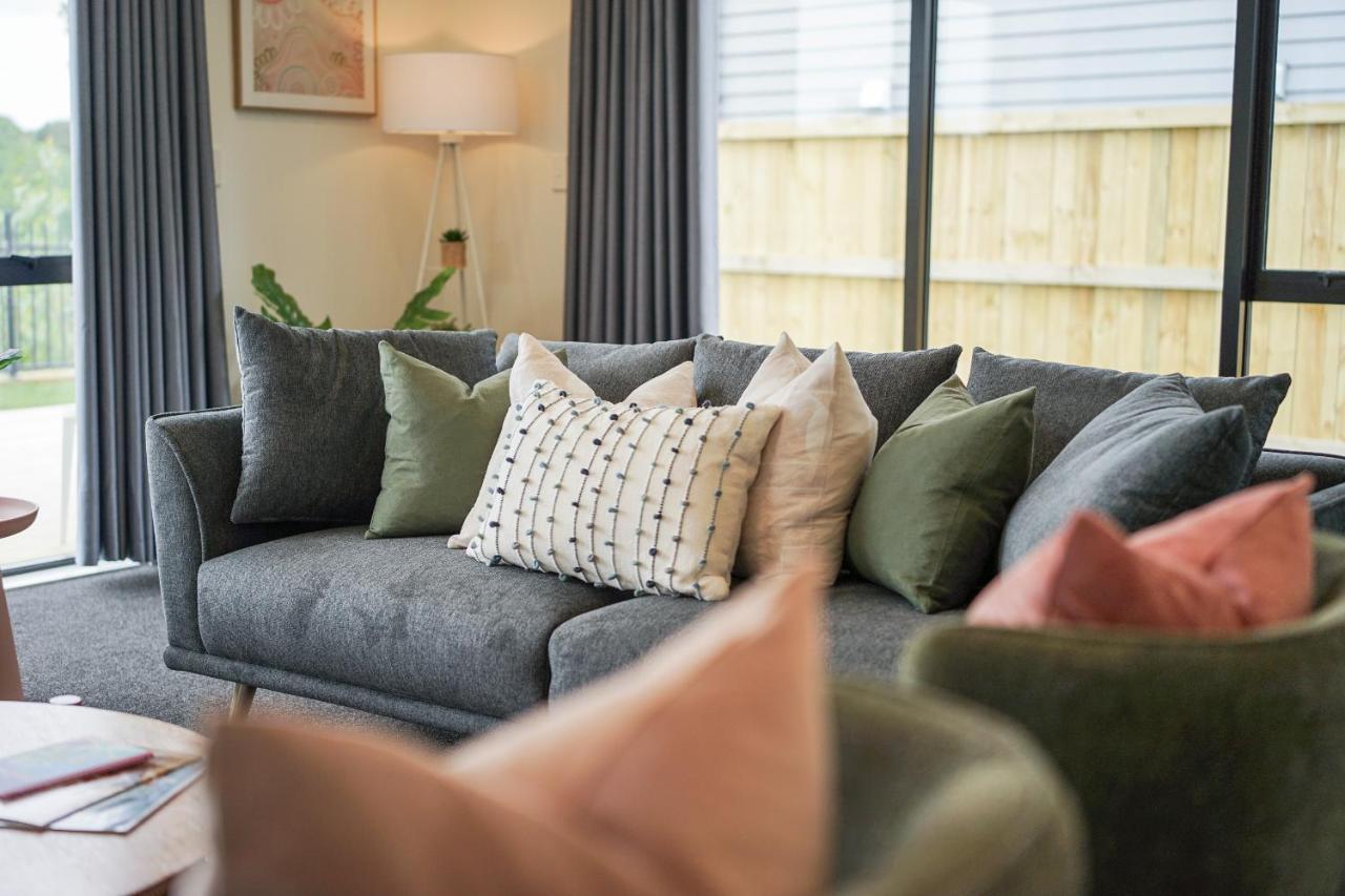 Fabulous River View - Brand New House In Hamilton Bagian luar foto
