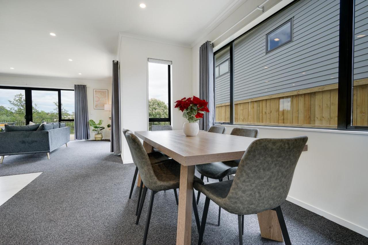 Fabulous River View - Brand New House In Hamilton Bagian luar foto